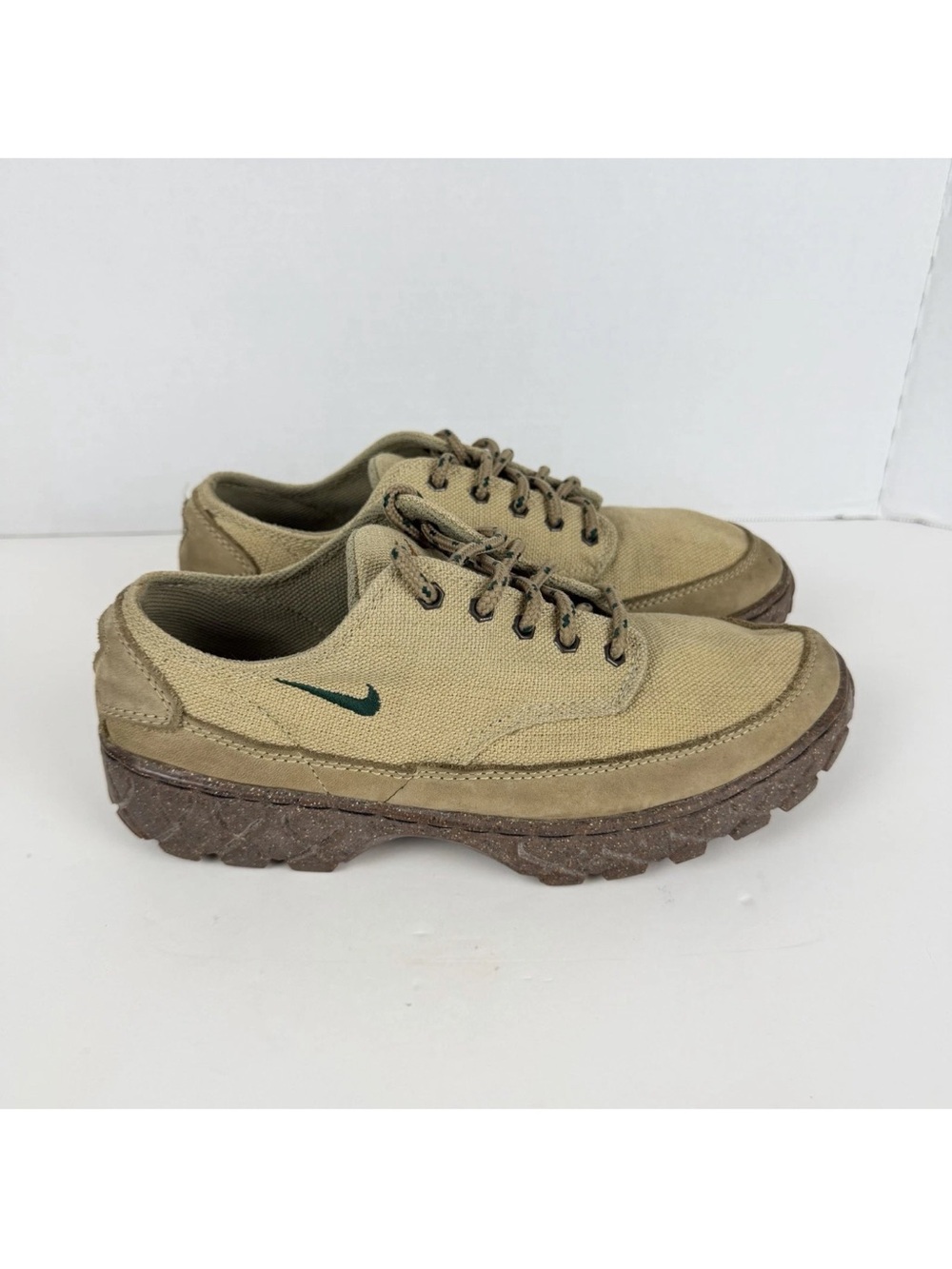 Vintage Nike ACG Zion Low Hiking Shoes Tan Canvas Women’s Size 8.5
